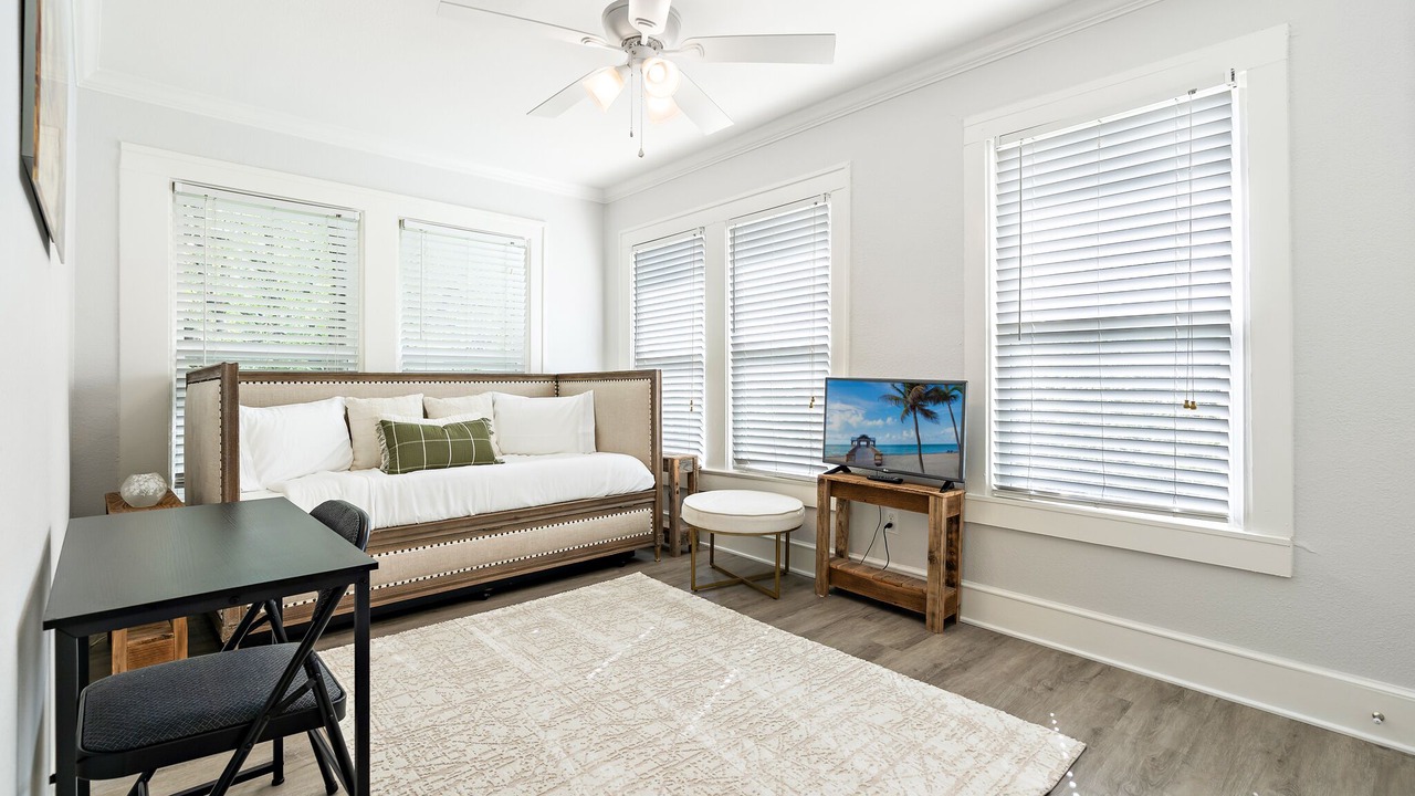 Photo of Bedroom in Austin Ave.