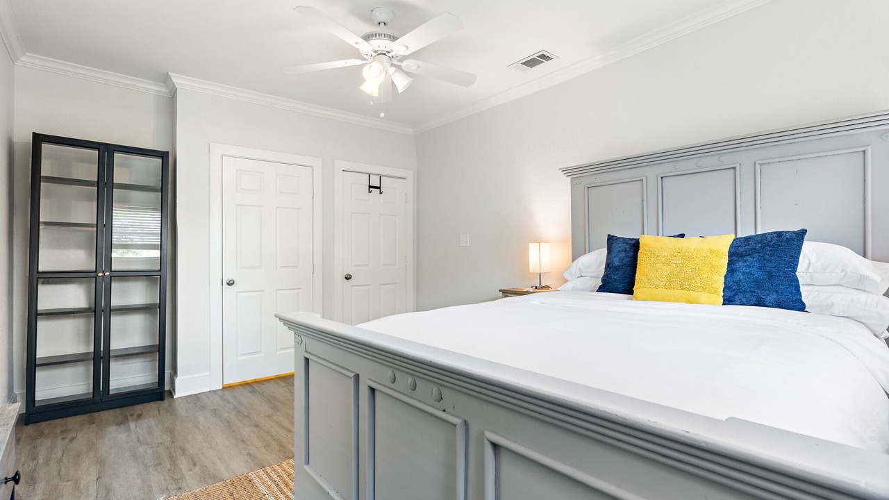 Photo of Bedroom in Austin Ave.