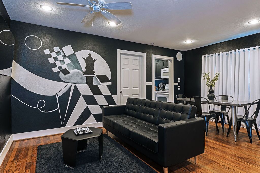 Photo of Livingroom in Greenway Plaza-Upper Kirby