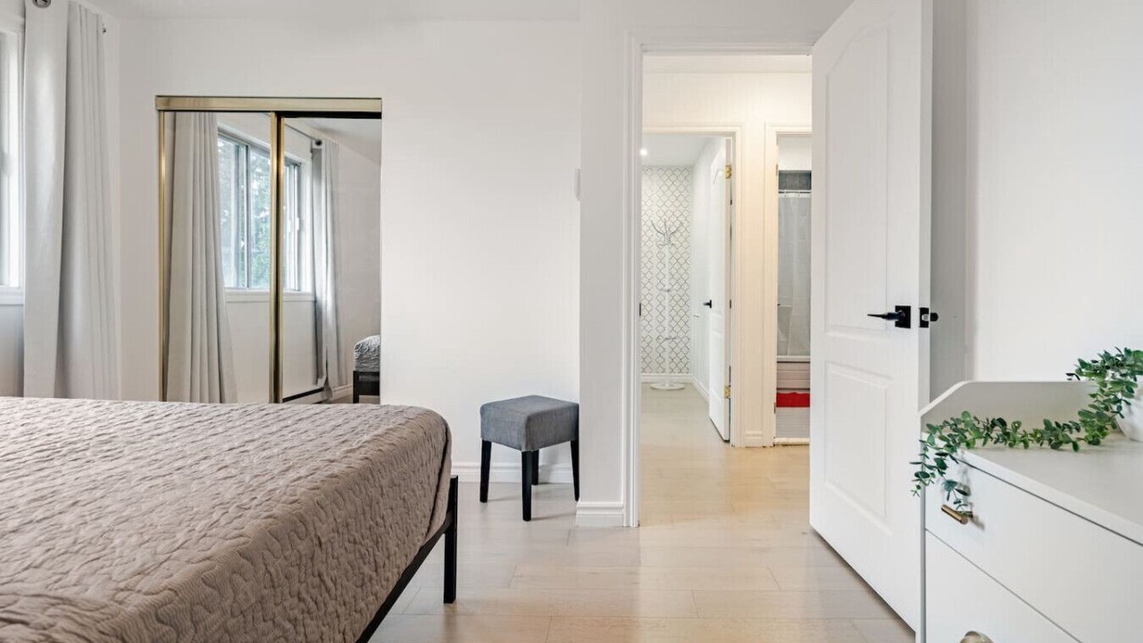 Photo of Bedroom in Laval