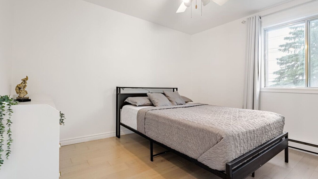 Photo of Bedroom in Laval