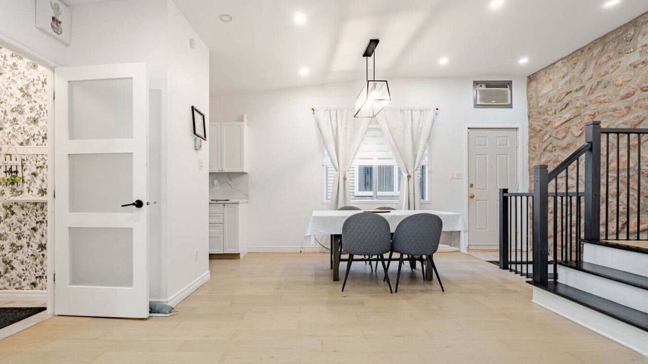 Photo of Livingroom in Laval