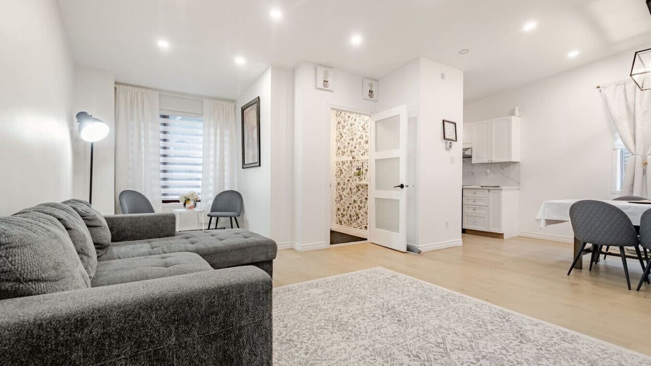 Photo of Bedroom in Laval