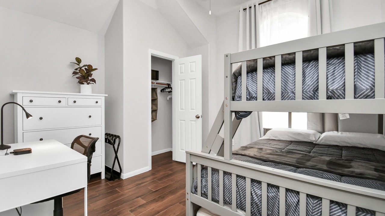 Photo of Bedroom in Alden Bridge