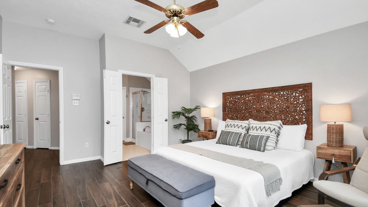 Photo of Bedroom in Alden Bridge