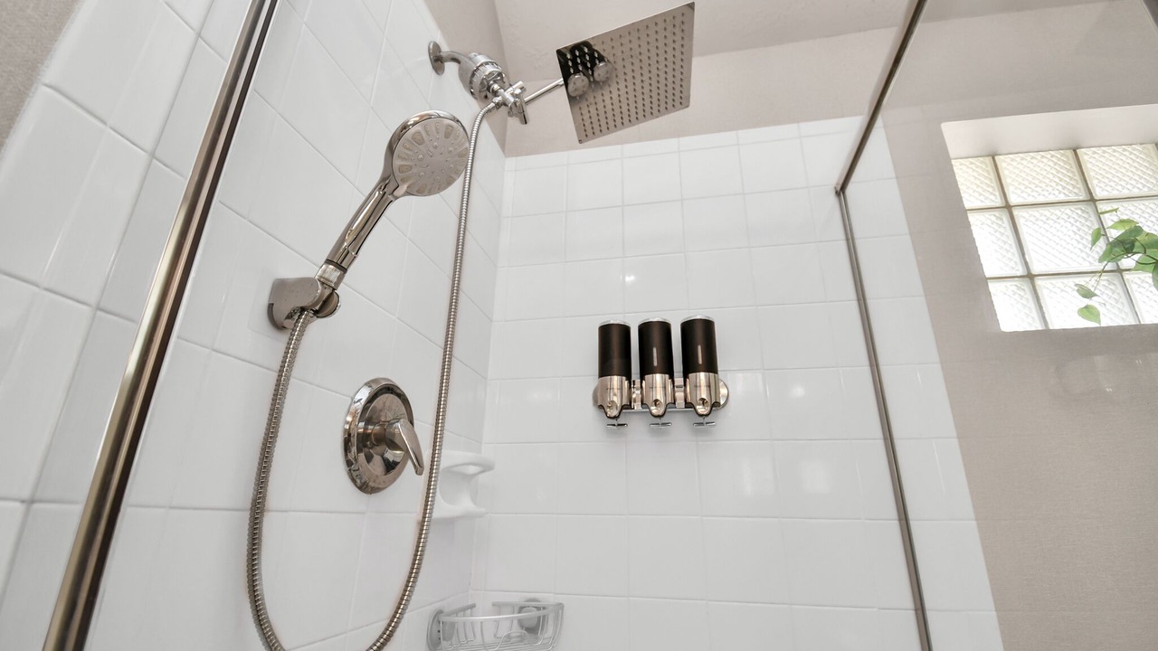 Photo of Bathroom in Alden Bridge