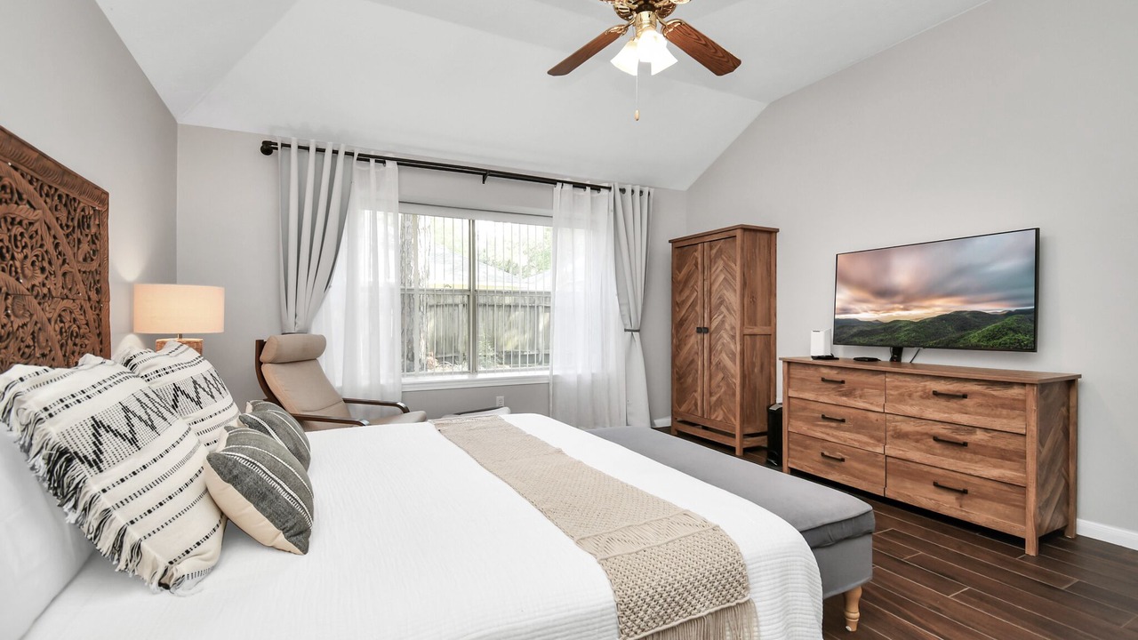 Photo of Bedroom in Alden Bridge