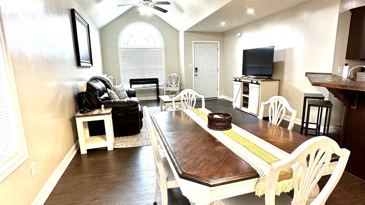 Photo of Livingroom in Bowling Green