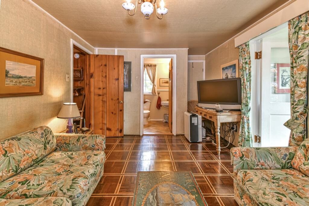 Photo of Livingroom in Sainte-Ann-des-Lacs