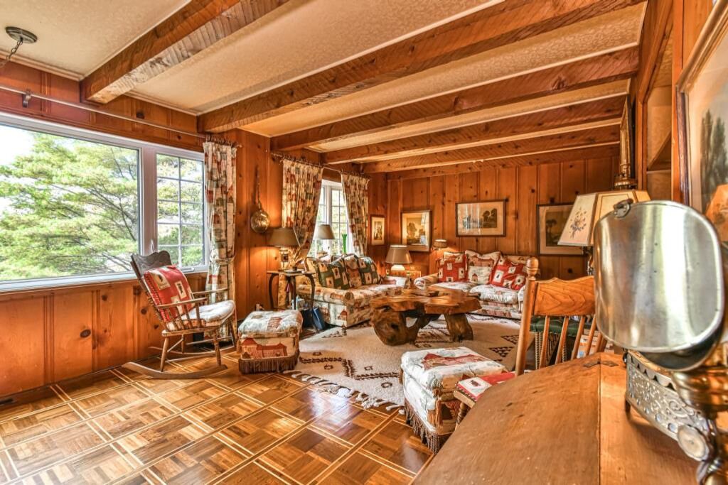 Photo of Livingroom in Sainte-Ann-des-Lacs