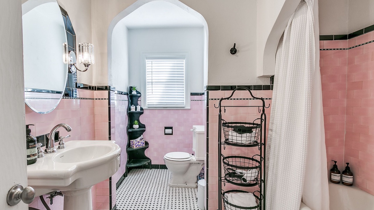 Photo of Bathroom in Central Oklahoma City