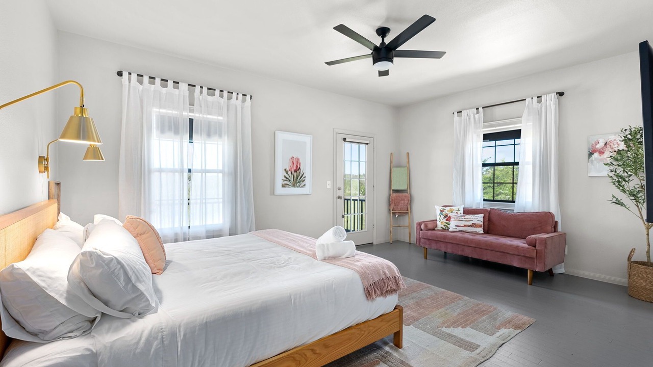 Photo of Bedroom in Manor