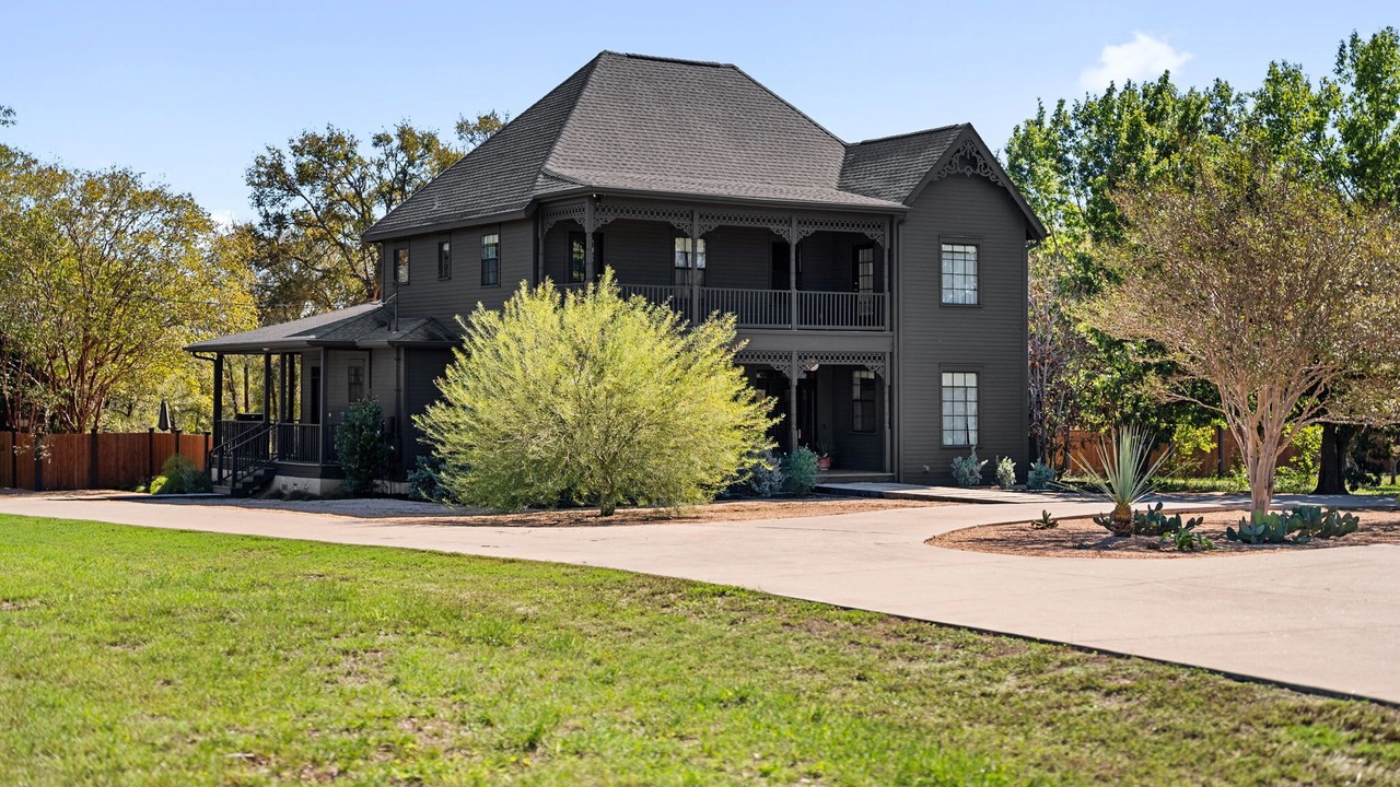 Photo of Outdoor in Manor