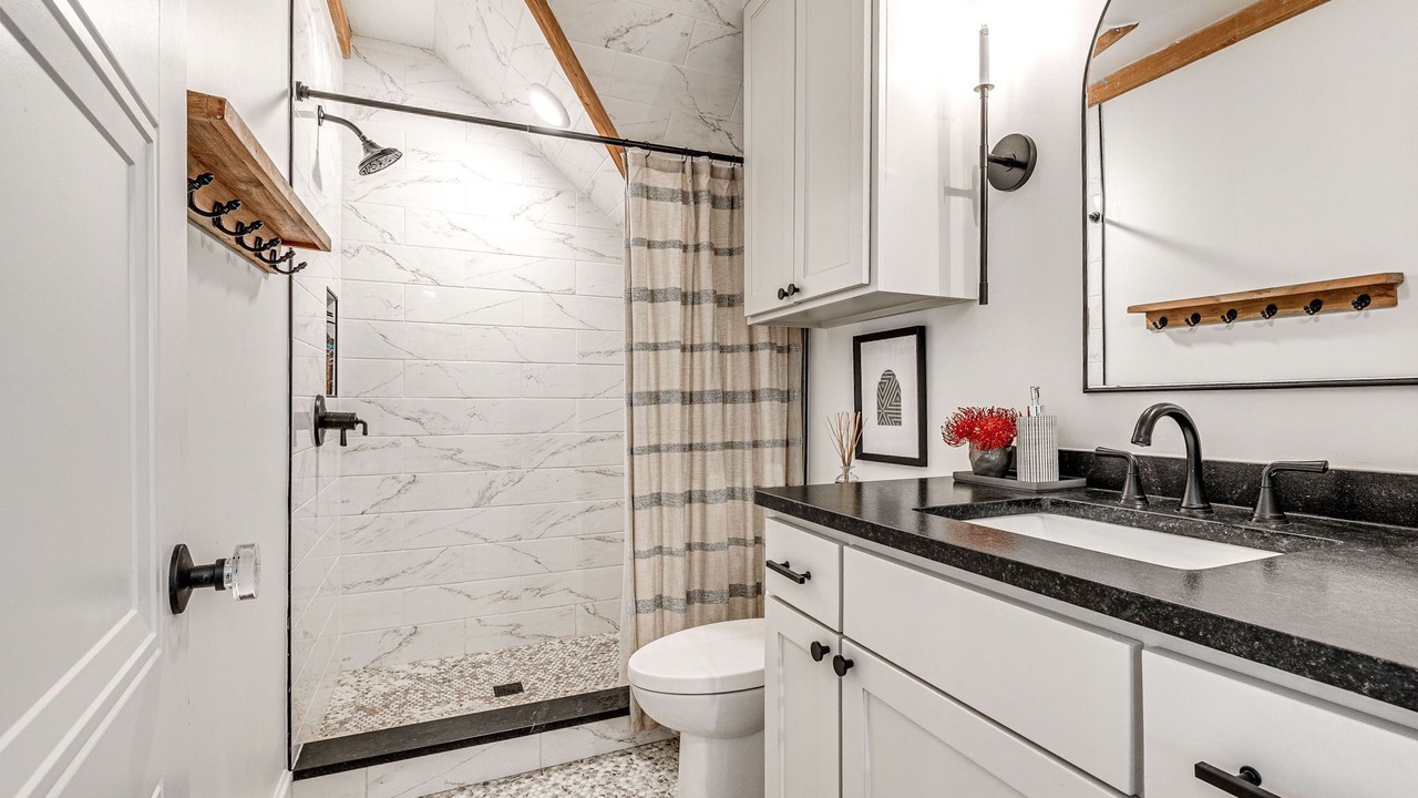 Photo of Bathroom in Eufaula