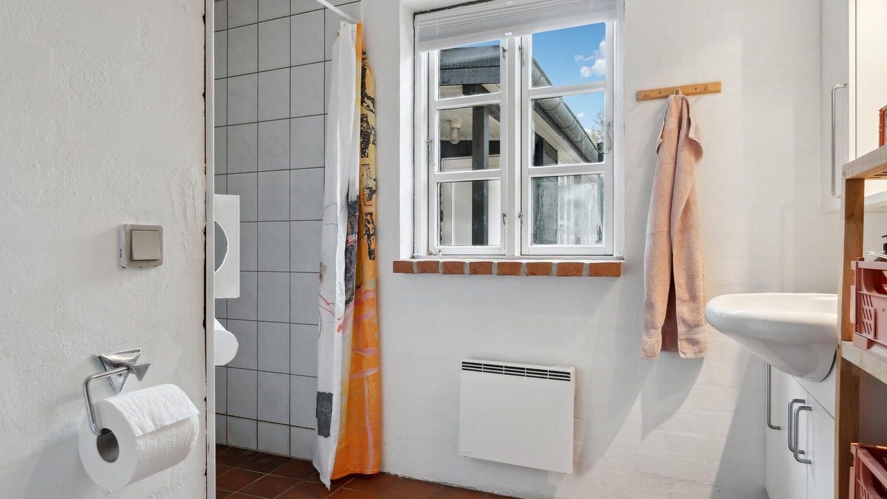 Photo of Bathroom in Fur