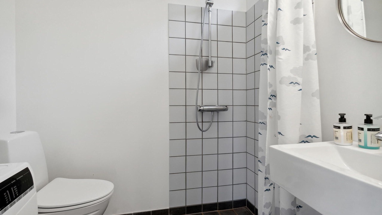 Photo of Bathroom in Fur