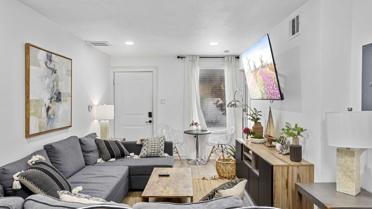 Photo of Livingroom in South Central Houston