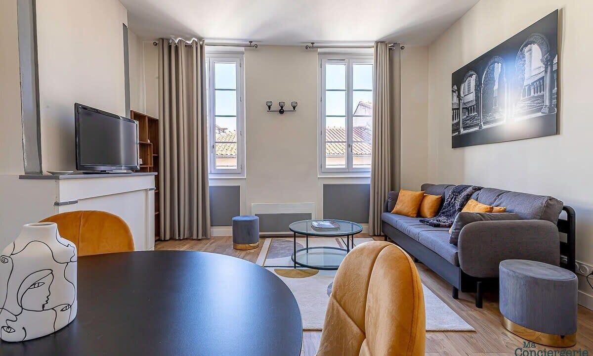 Photo of Livingroom in Saint - Aubin - Dupuy