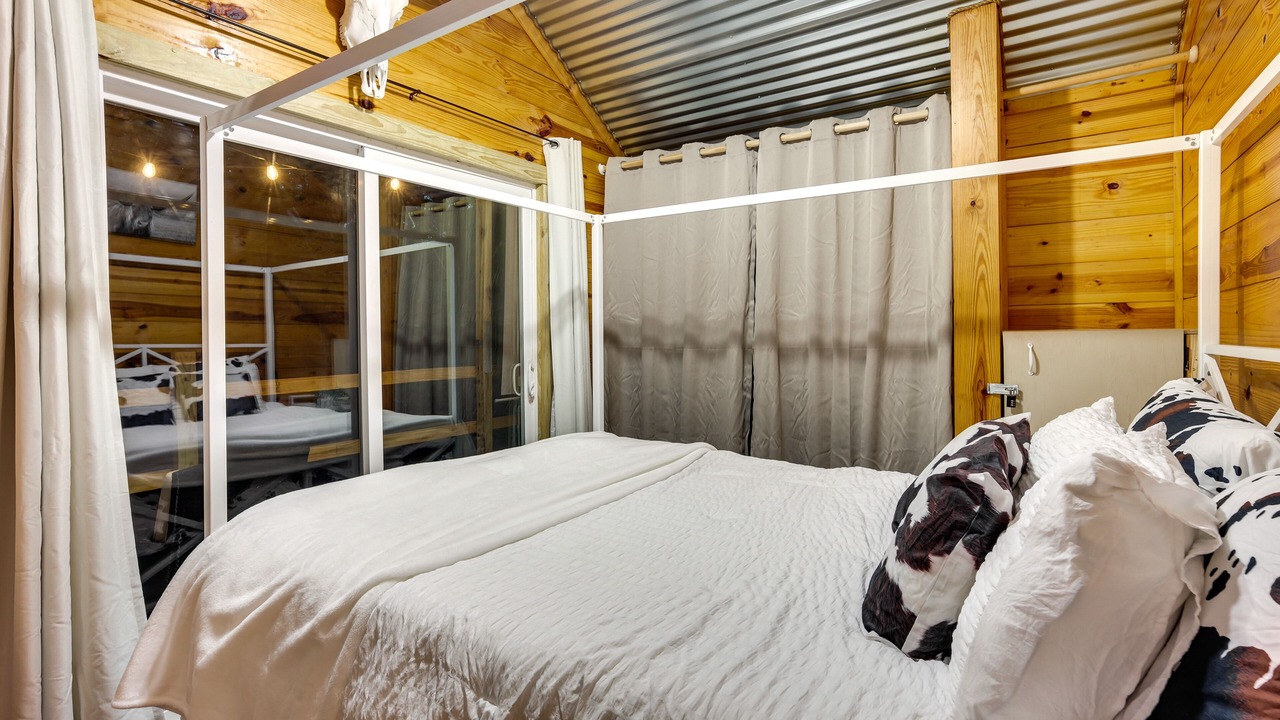 Photo of Bedroom in Onalaska
