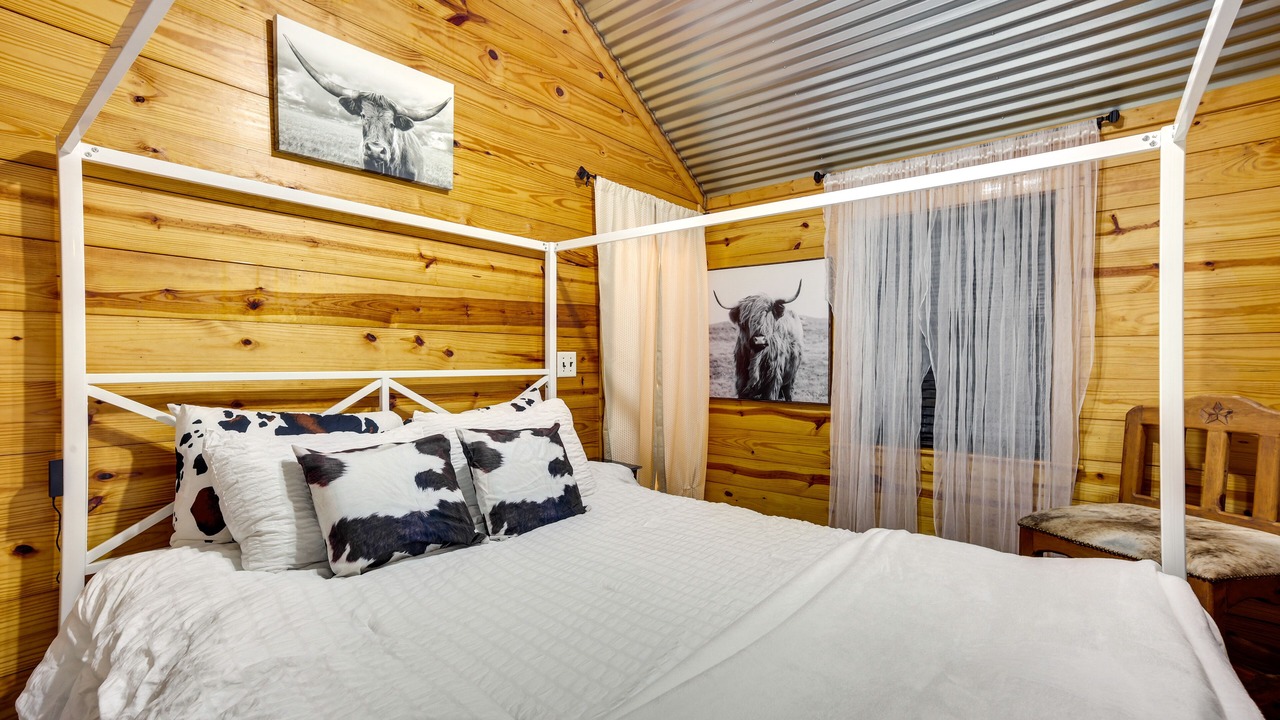Photo of Bedroom in Onalaska