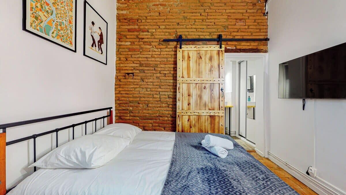 Photo of Bedroom in Saint-Etienne