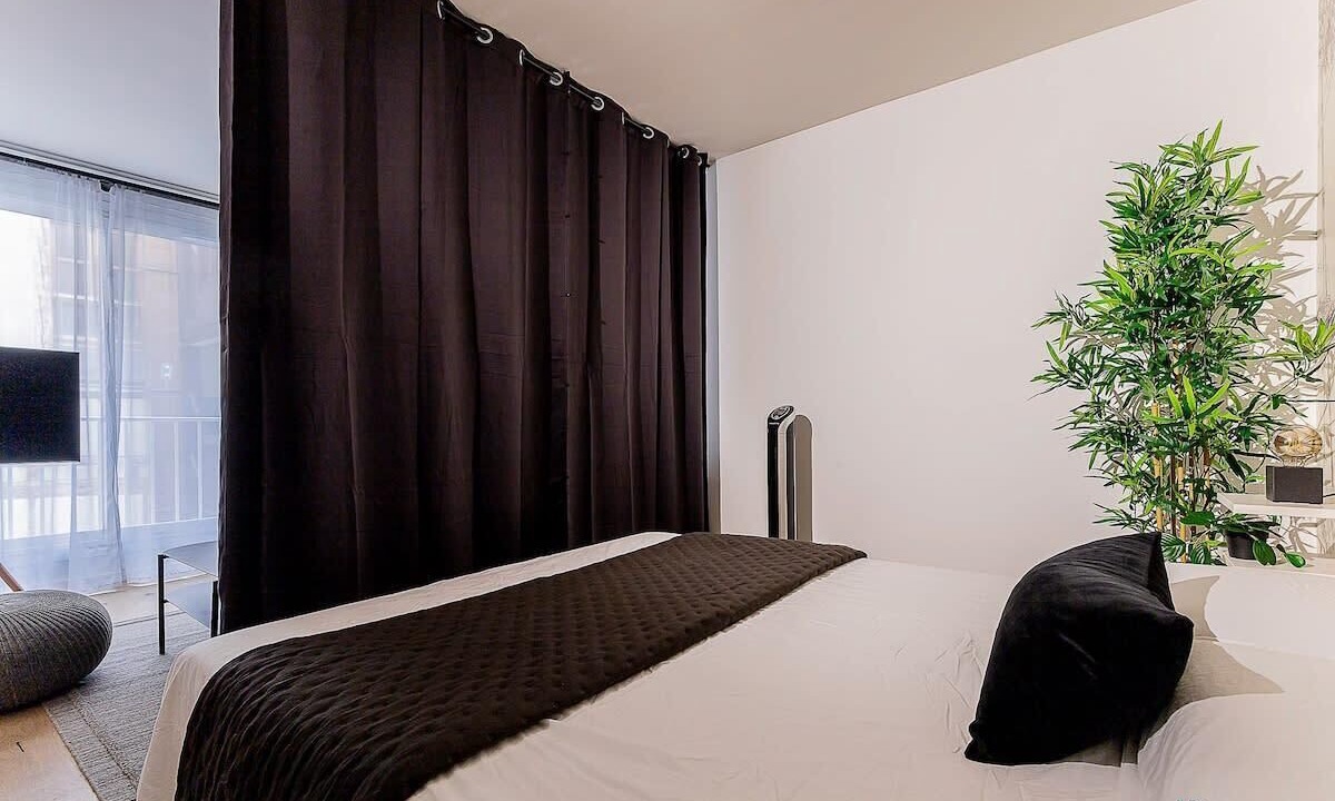 Photo of Bedroom in Saint-Etienne