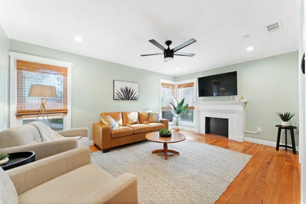 Photo of Livingroom in Tech Terrace
