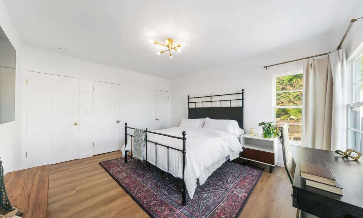 Photo of Bedroom in Eastern Malibu