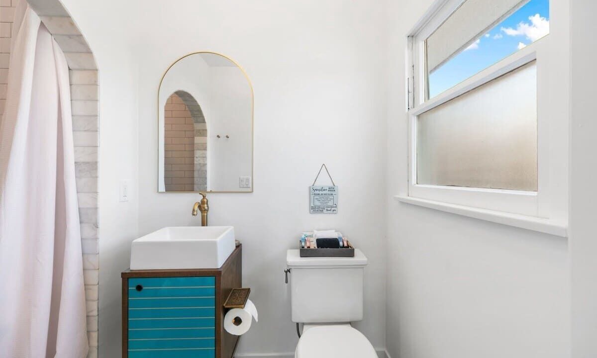 Photo of Bathroom in Eastern Malibu