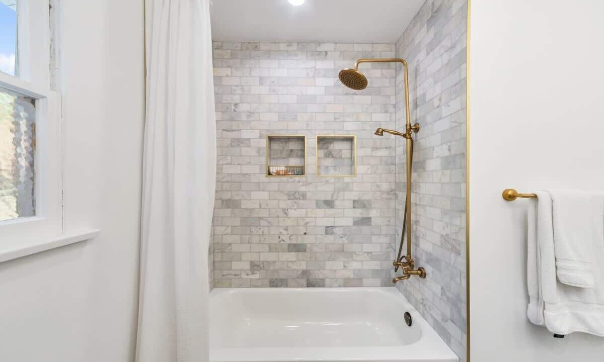 Photo of Bathroom in Eastern Malibu