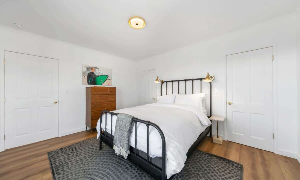 Photo of Bedroom in Eastern Malibu