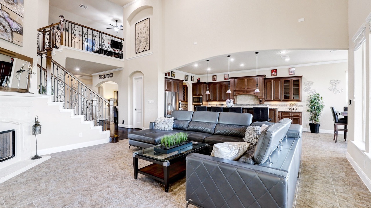 Photo of Livingroom in Helotes