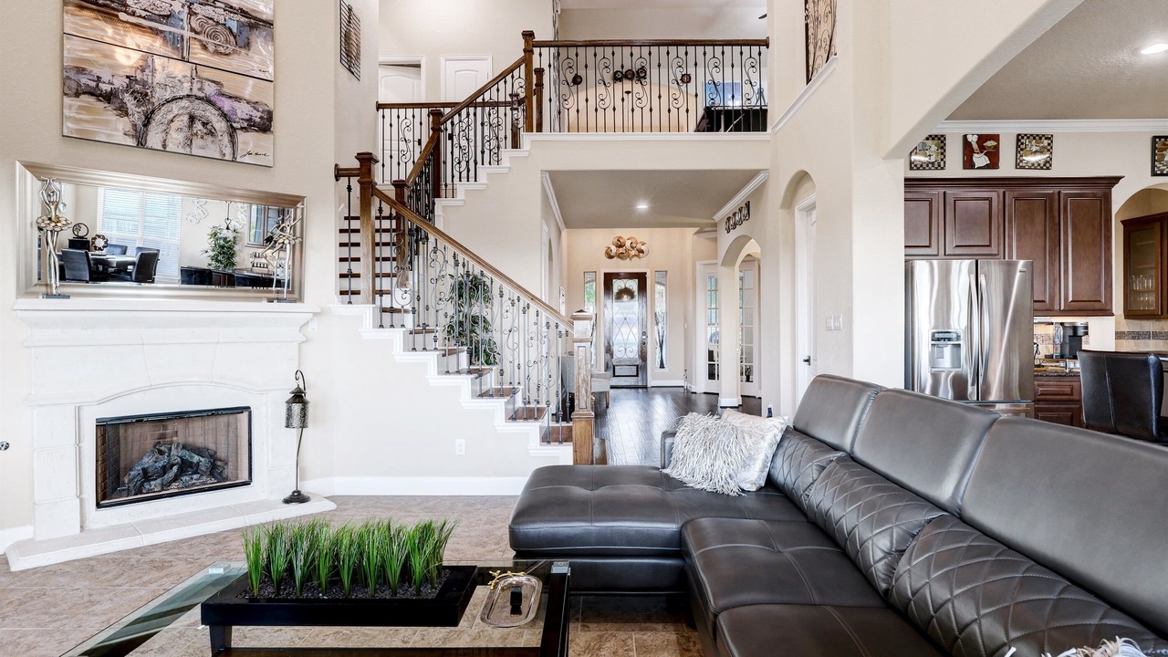 Photo of Livingroom in Helotes