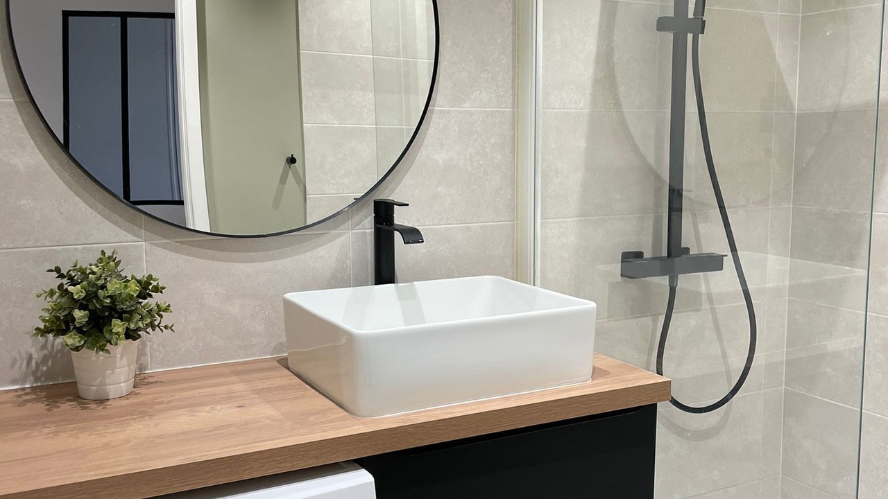 Photo of Bathroom in Quartier des Grandes-Carrieres