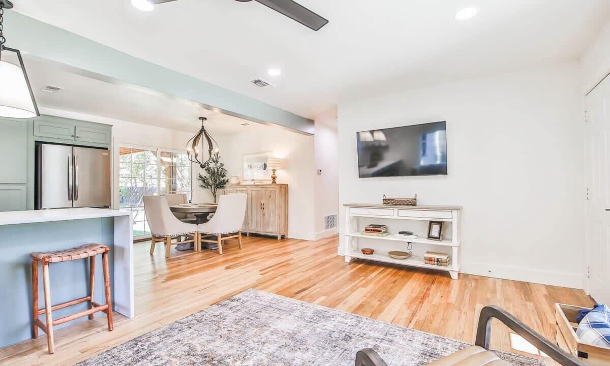 Photo of Livingroom in Tech Terrace