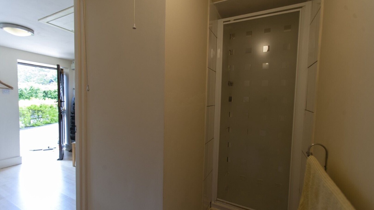 Photo of Bathroom in Elmsted