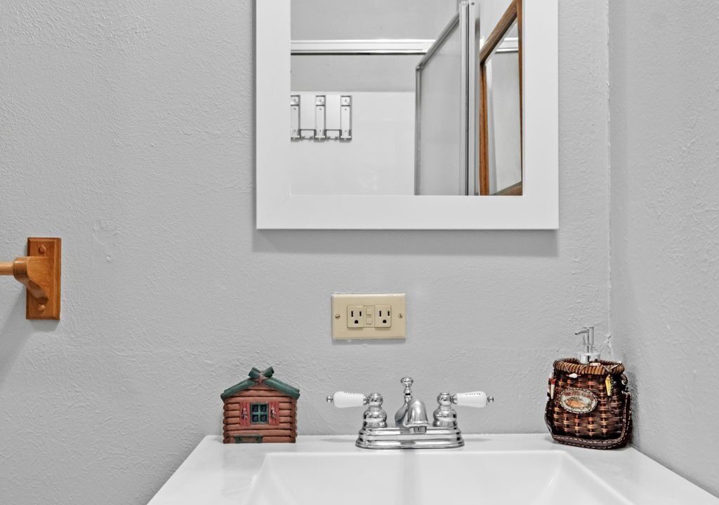 Photo of Bathroom in Pangburn