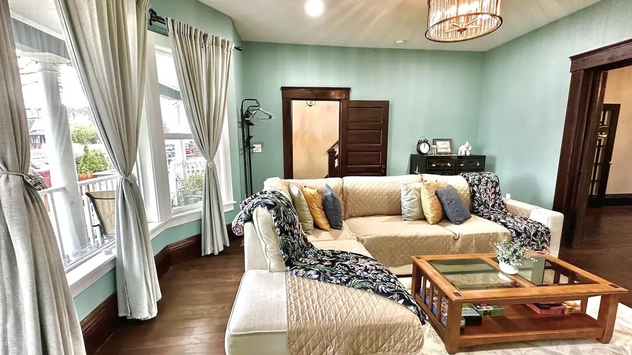 Photo of Livingroom in Hilltop