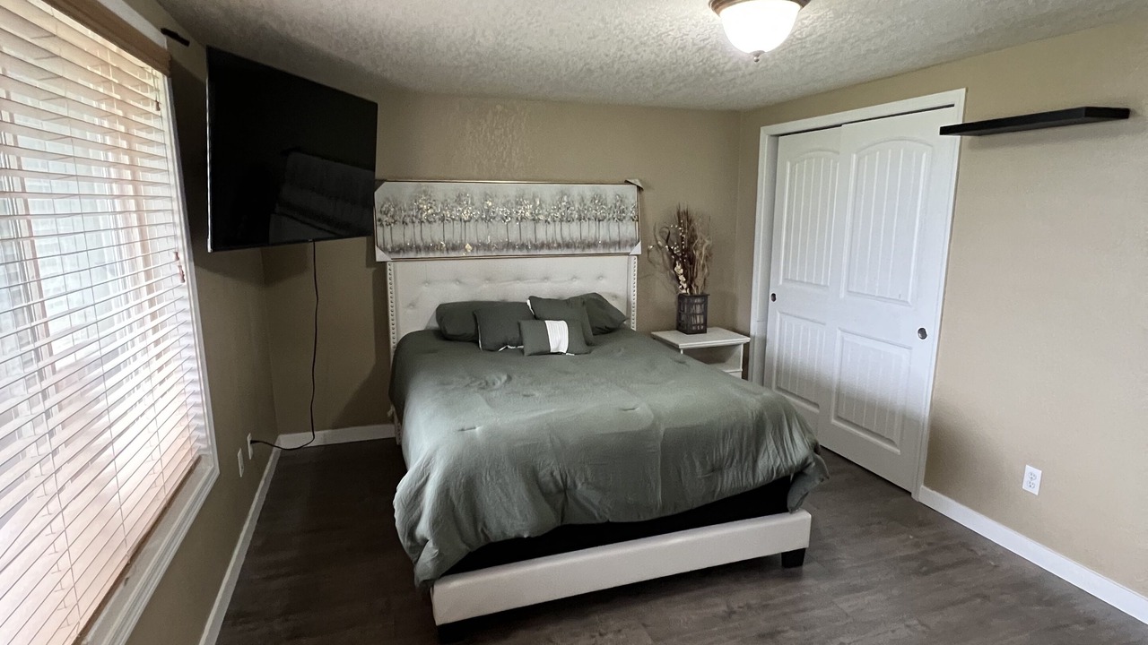 Photo of Bedroom in Cascade Valley