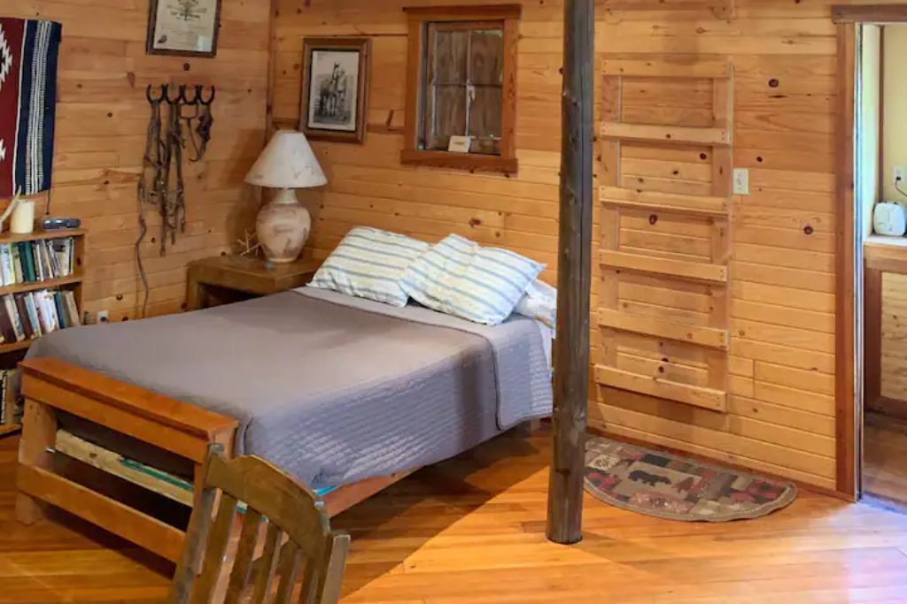 Photo of Bedroom in Custer County
