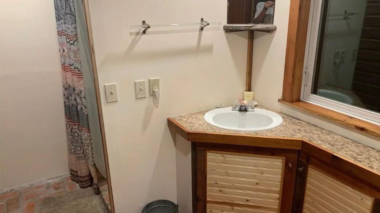 Photo of Bathroom in Custer County