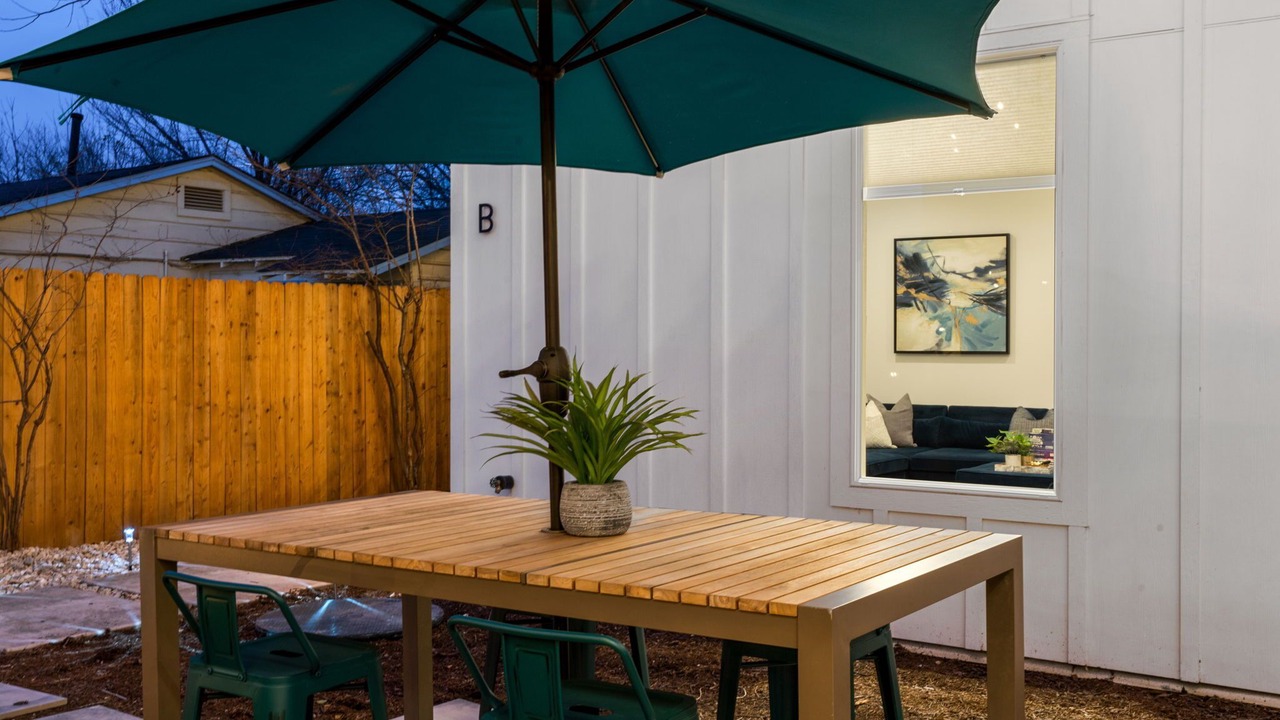Photo of Outdoor in Govalle