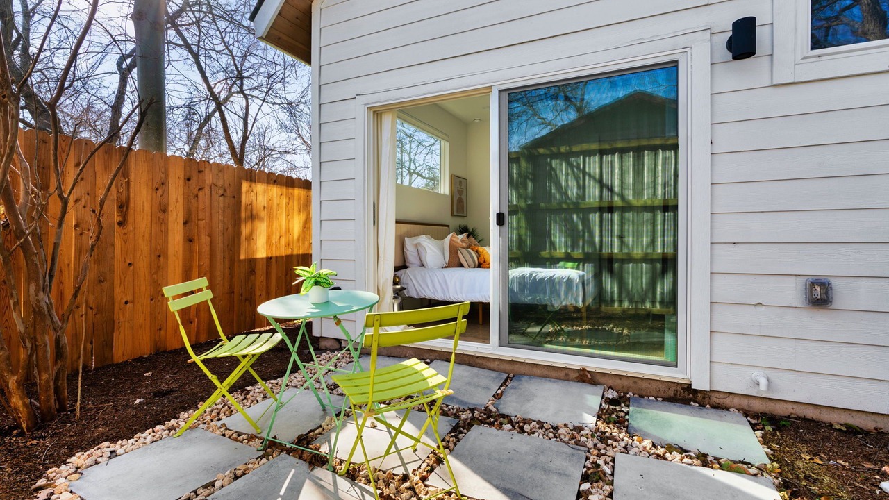 Photo of Outdoor in Govalle
