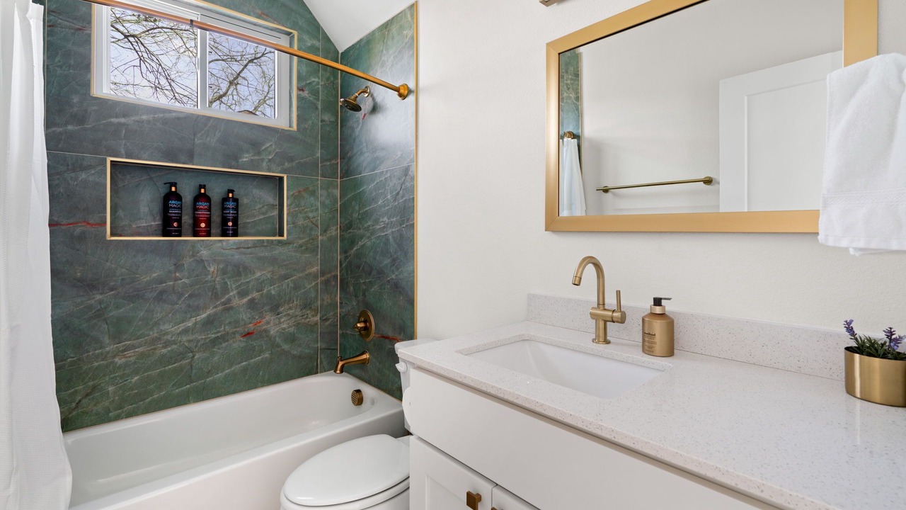Photo of Bathroom in Govalle