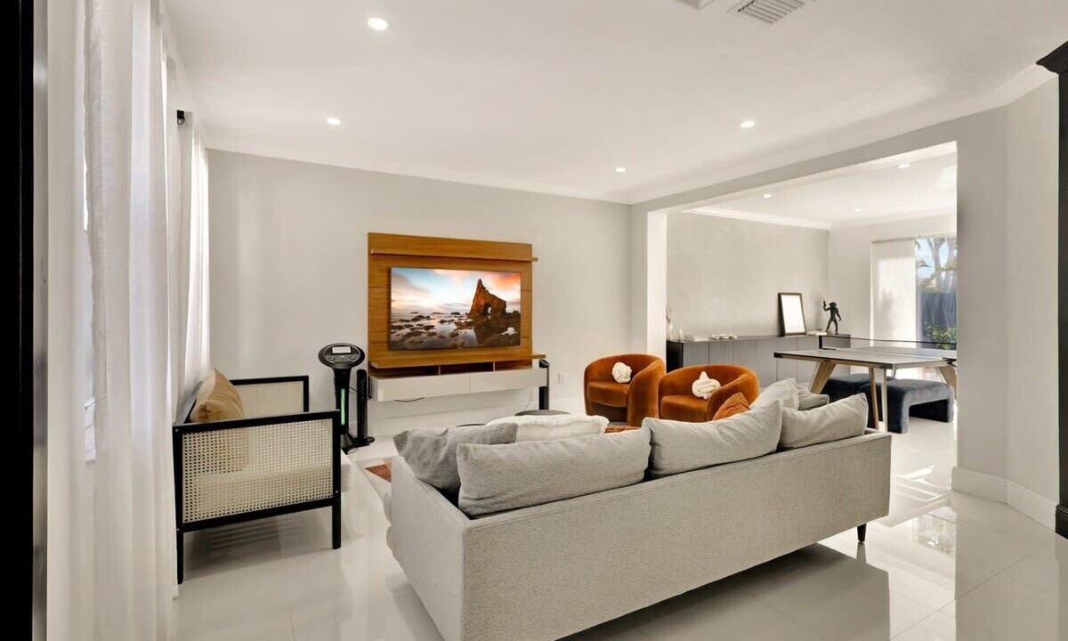 Photo of Bedroom in Ludlam