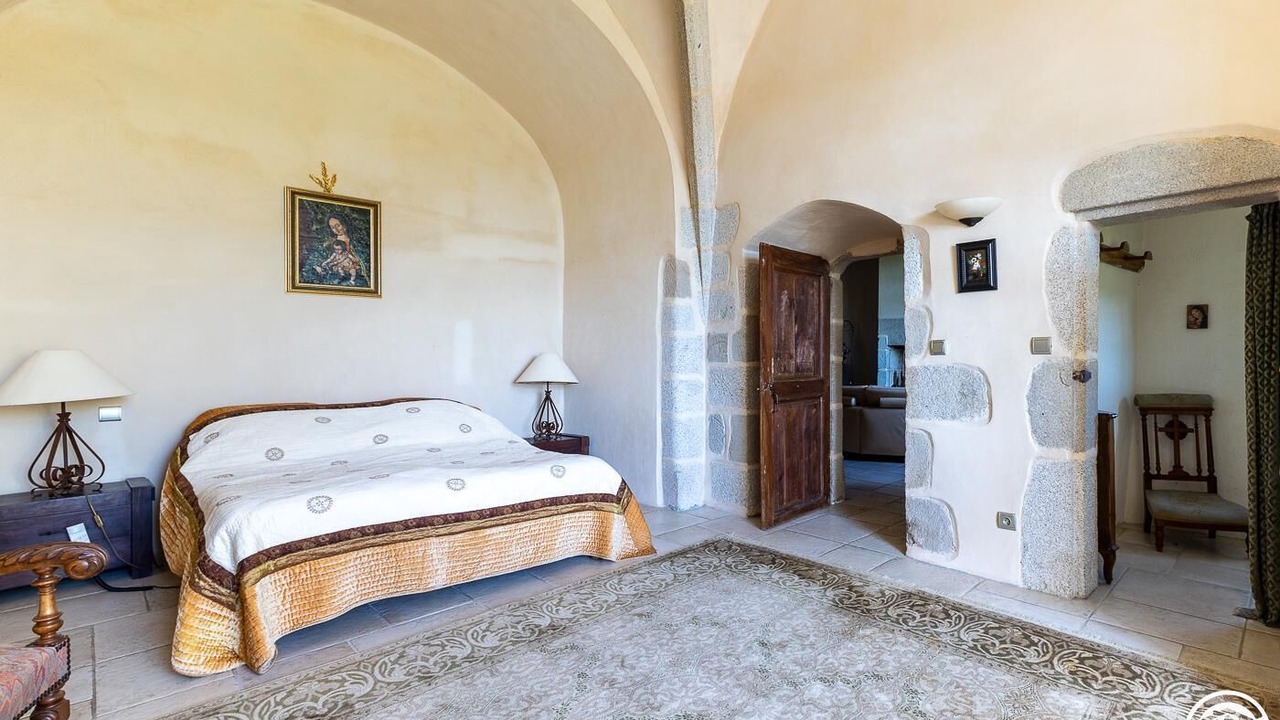 Photo of Bedroom in Saint-Bonnet-le-Chastel