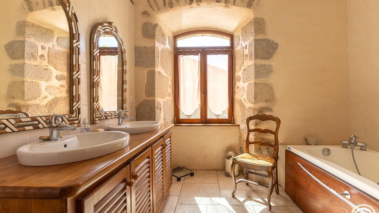 Photo of Bathroom in Saint-Bonnet-le-Chastel