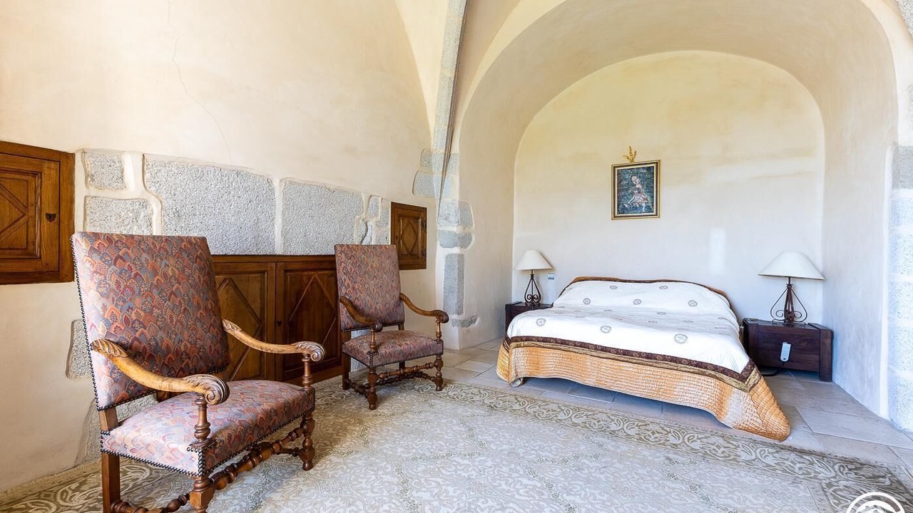 Photo of Bedroom in Saint-Bonnet-le-Chastel