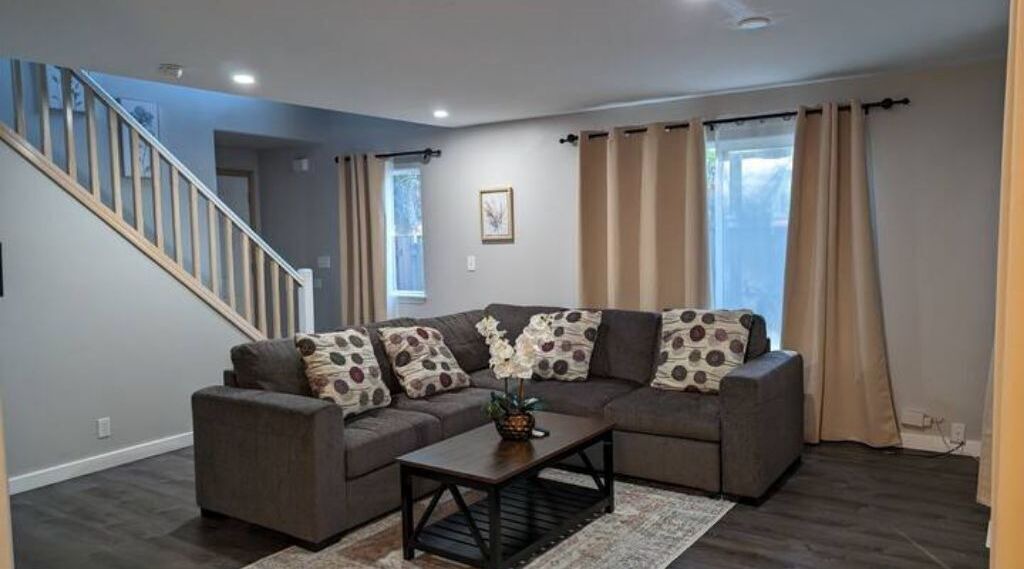 Photo of Livingroom in Hillsboro