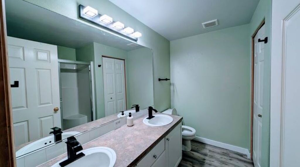 Photo of Bathroom in Hillsboro